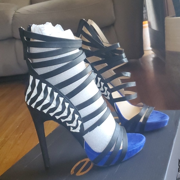 BEBE heels - Picture 4 of 4